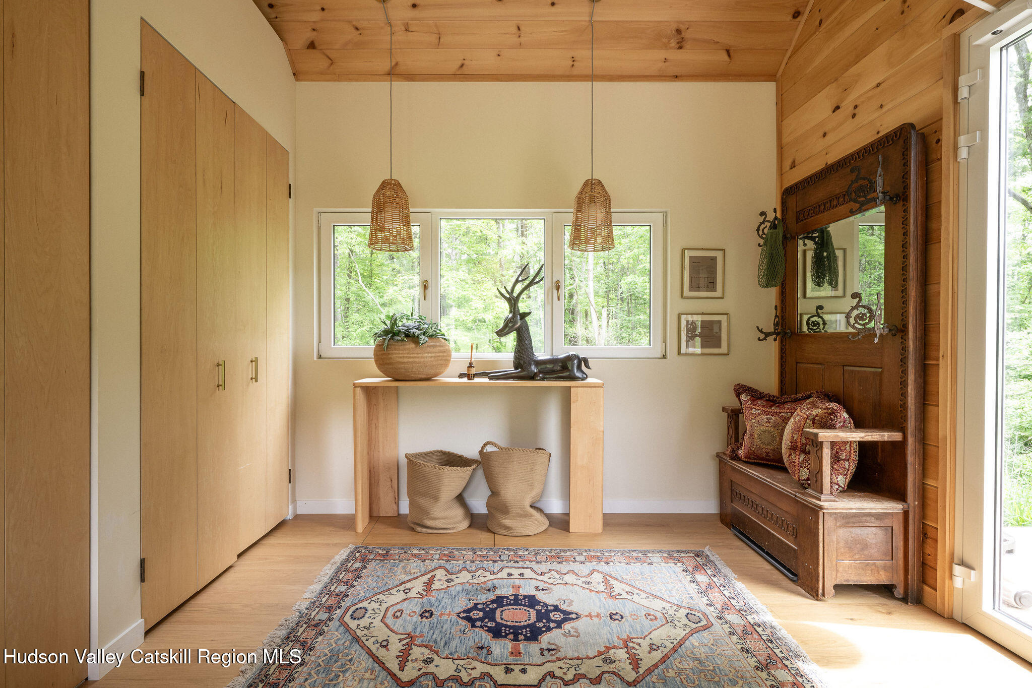 129 Krum Road Kerhonkson, NY 12446 - Photo 3 of 42 a living room with furniture and a window