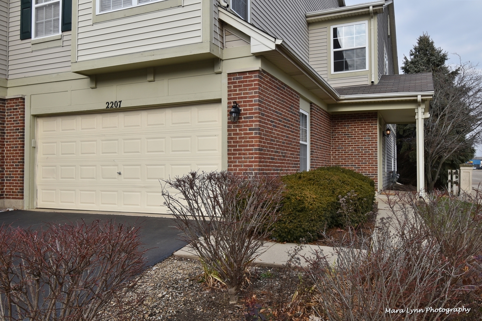 2207 Rockefeller Drive Geneva, IL 60134 - Photo 1 of 31