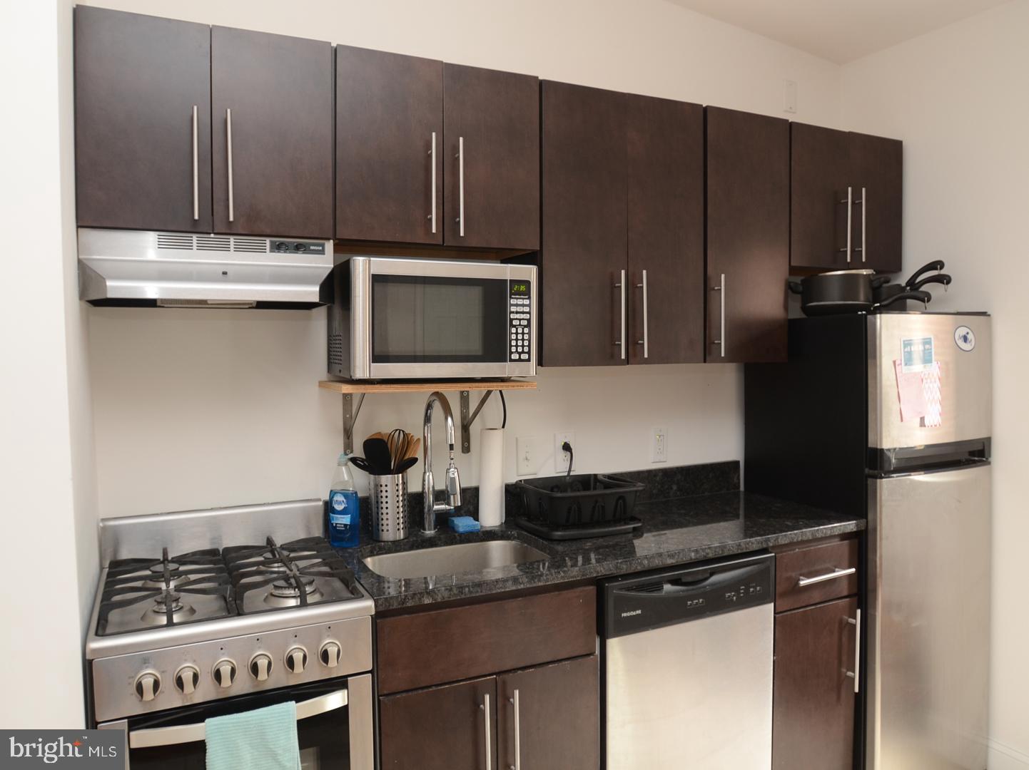 2124 Spruce Street, Unit 3R Philadelphia, PA 19103 - Photo 2 of 19
