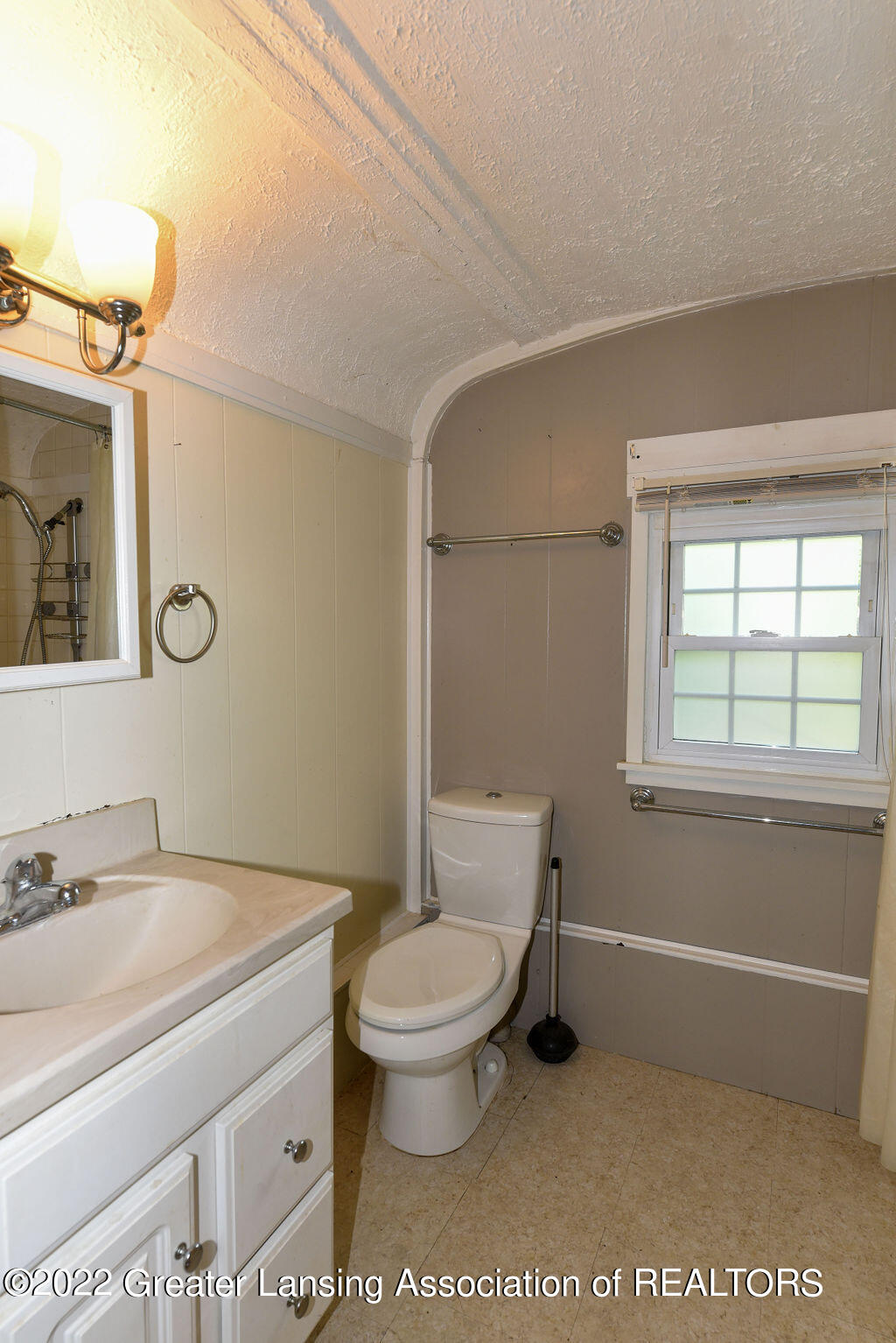 1031 West State Road Lansing, MI 48906 - Photo 14 of 32 Bathroom 1