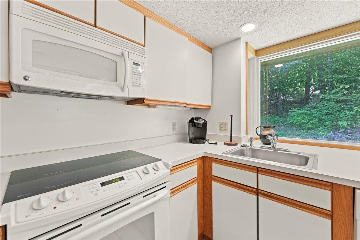 20 Maple Beech Road, Unit 20 Winhall, VT 05340 - Photo 3 of 30