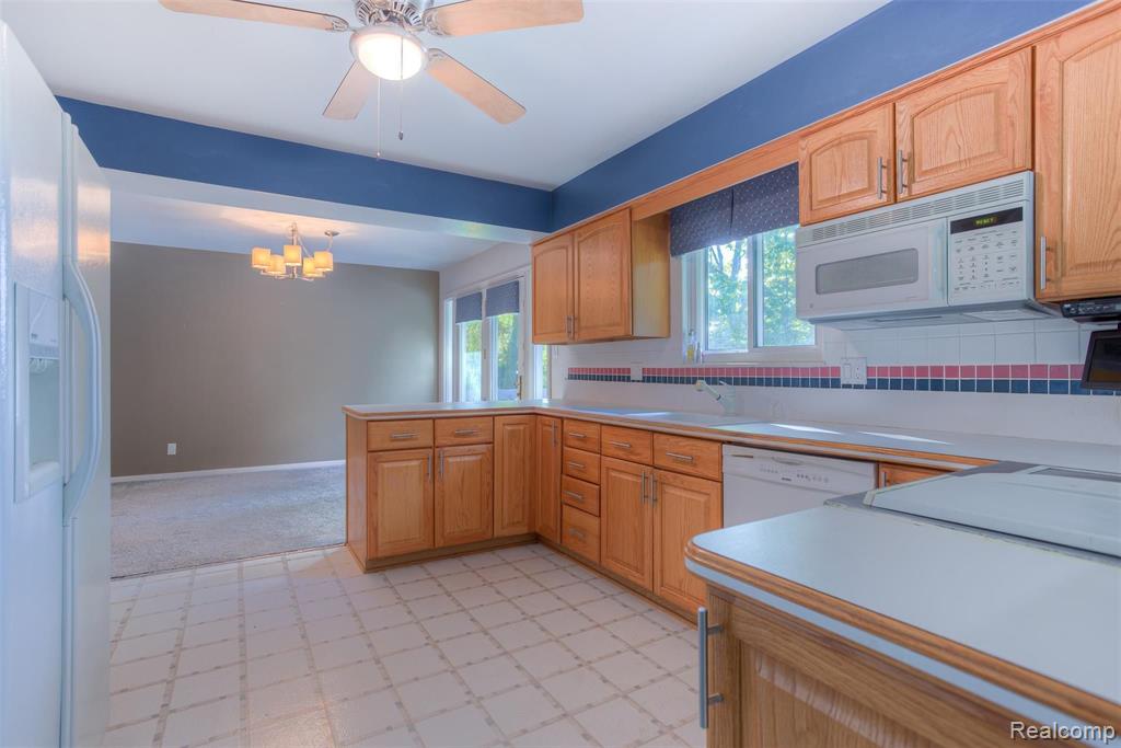 35115 West 13 Mile Road Farmington Hills, MI 48331 - Photo 30 of 50