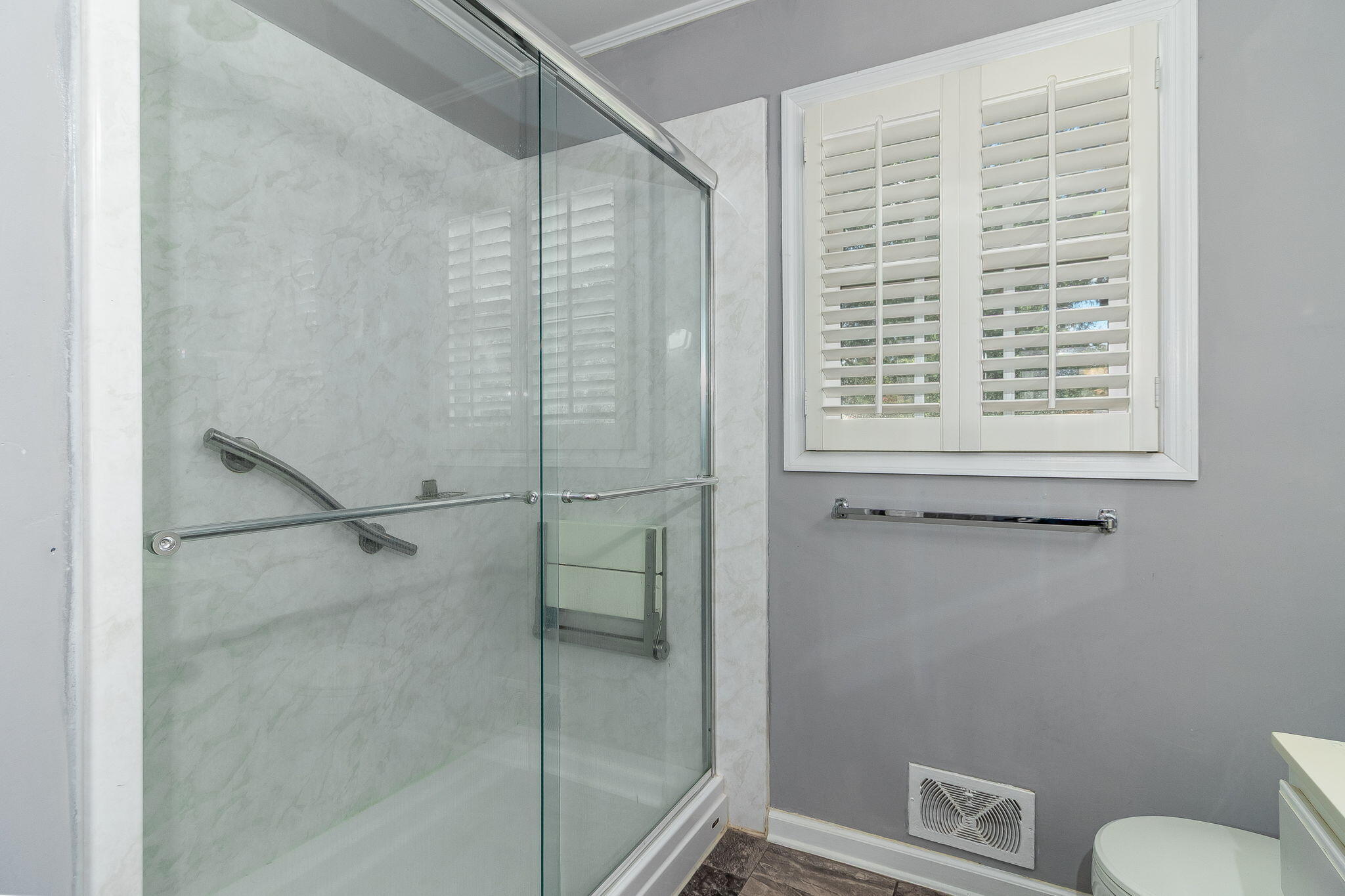 3129 Ramsgate Road Augusta, GA 30909 - Photo 42 of 55 Handicap shower