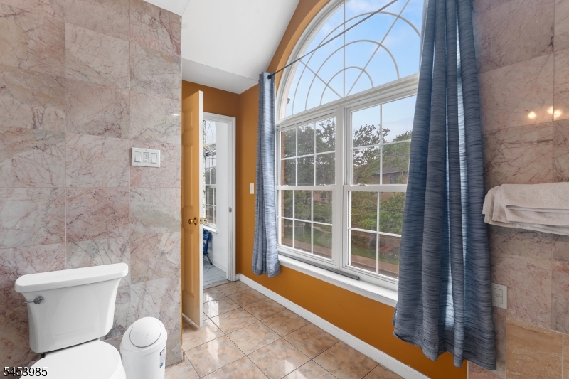 640 Riverside Avenue Lyndhurst, NJ 07071 - Photo 18 of 24 Gallery Image 18