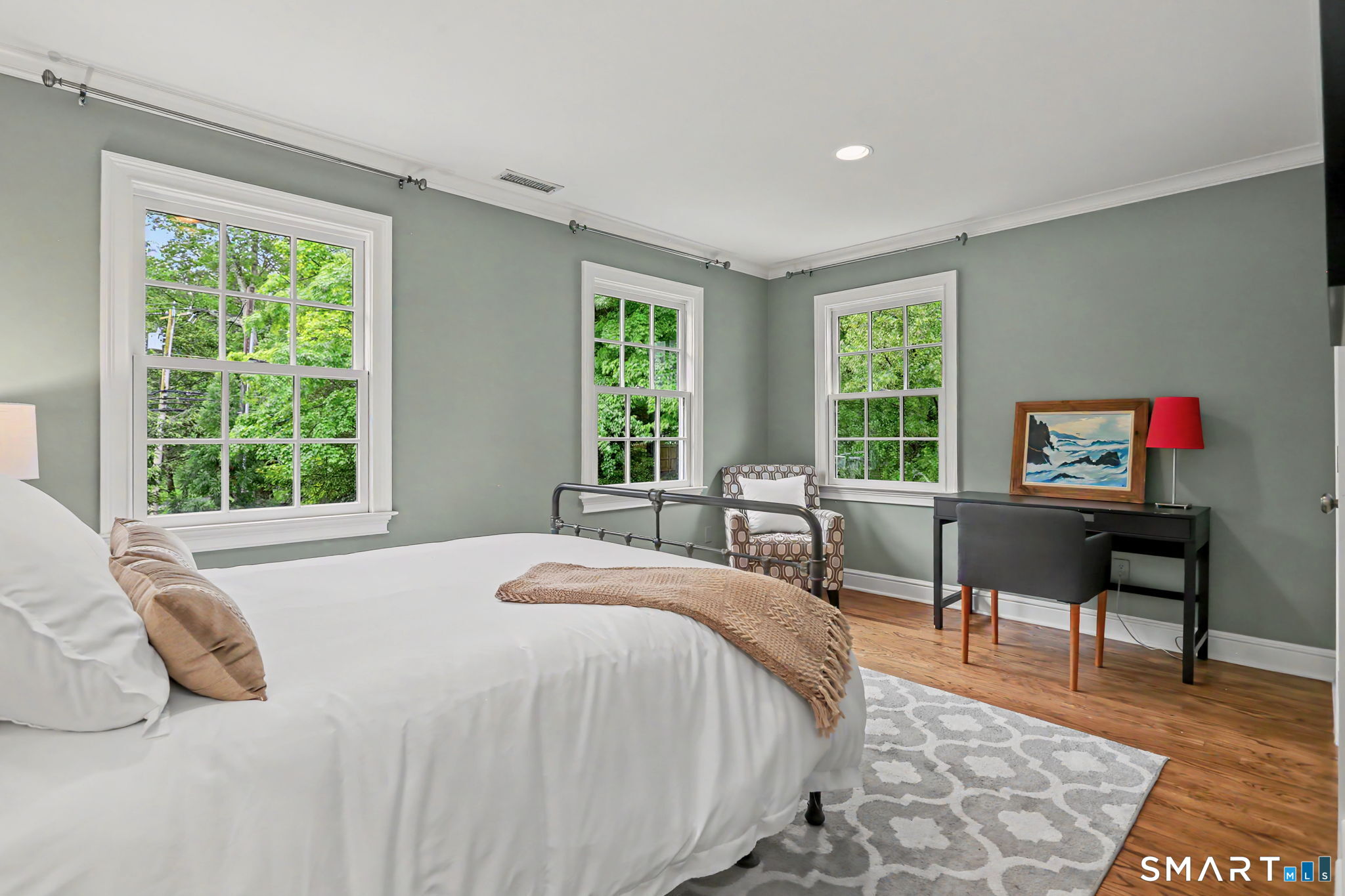596 Silvermine Road New Canaan, CT 06840 - Photo 21 of 37 Bedroom with en suite