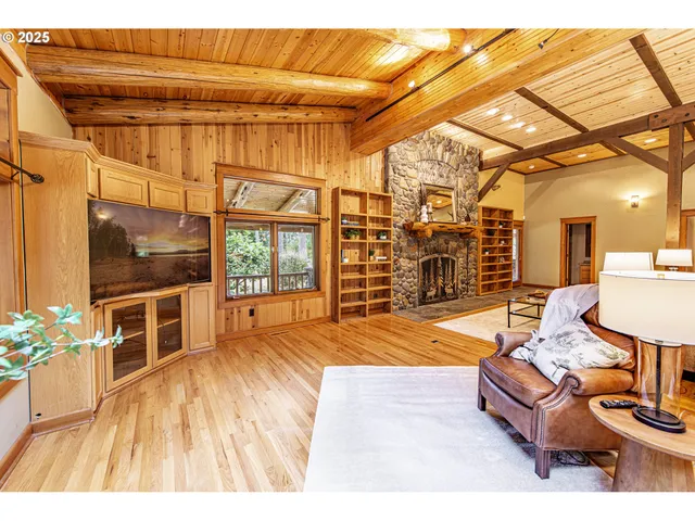 $1,450,000 | 40365 Tonga Lane, Springfield, OR 97478