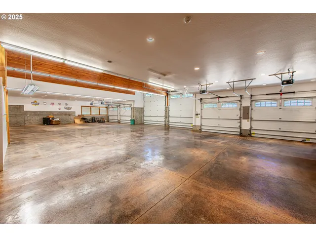 $1,450,000 | 40365 Tonga Lane, Springfield, OR 97478