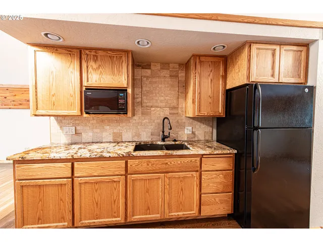 $1,450,000 | 40365 Tonga Lane, Springfield, OR 97478