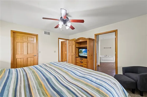 $650,000 | 5924 Dd Highway, Denver, MO 64441