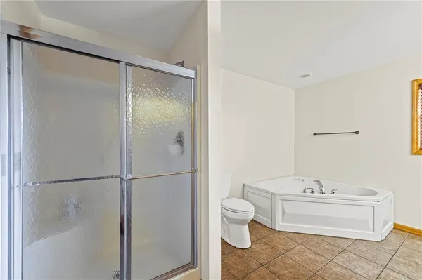 $650,000 | 5924 Dd Highway, Denver, MO 64441