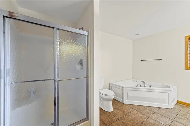 $650,000 | 5924 Dd Highway, Denver, MO 64441