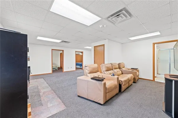 $650,000 | 5924 Dd Highway, Denver, MO 64441