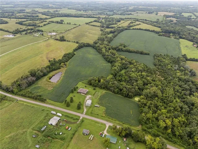 $650,000 | 5924 Dd Highway, Denver, MO 64441