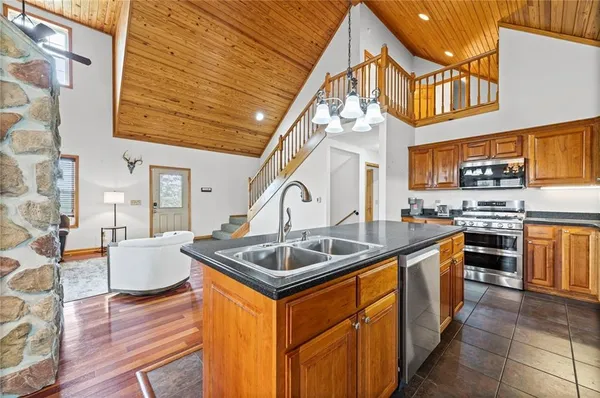 $650,000 | 5924 Dd Highway, Denver, MO 64441