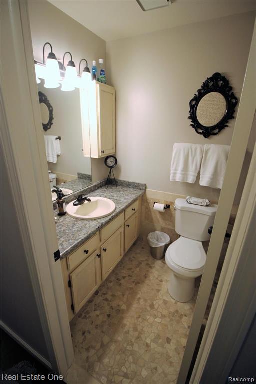424 Baldwin Avenue, Unit 99 Rochester, MI 48307 - Photo 20 of 35