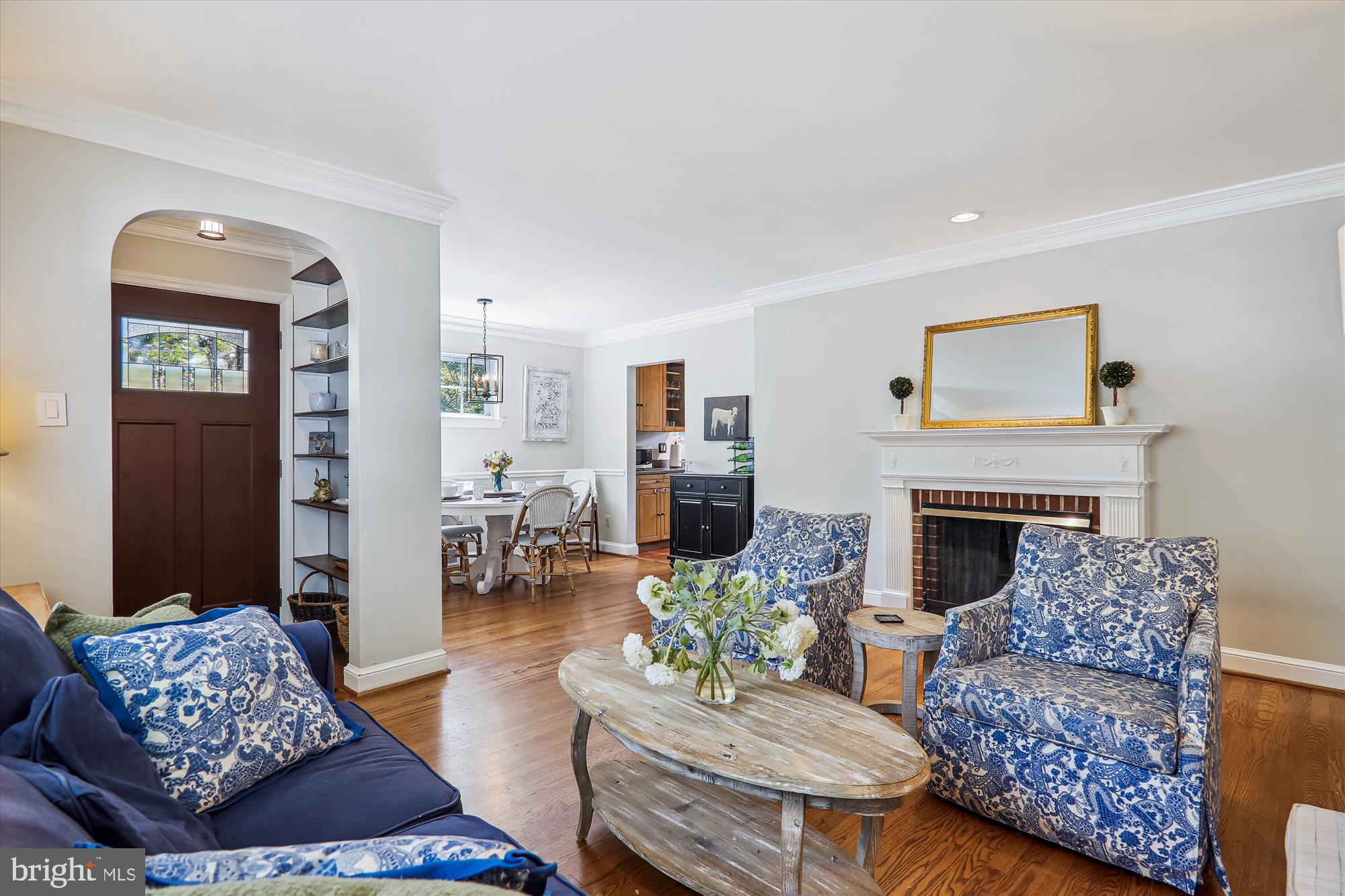 602 Stirling Road Silver Spring, MD 20901 - Photo 11 of 63 Living Room