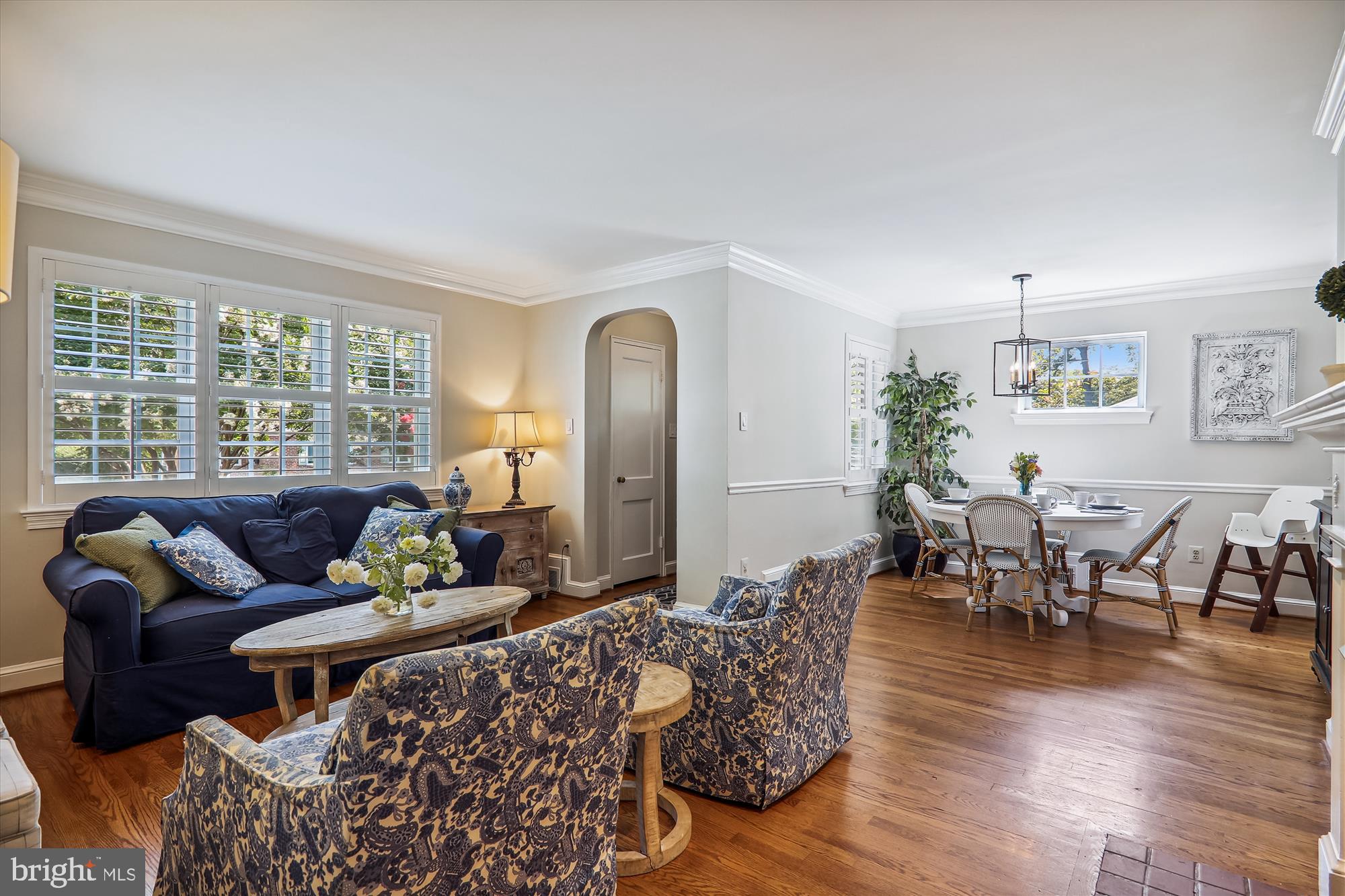 602 Stirling Road Silver Spring, MD 20901 - Photo 12 of 63 Living Room