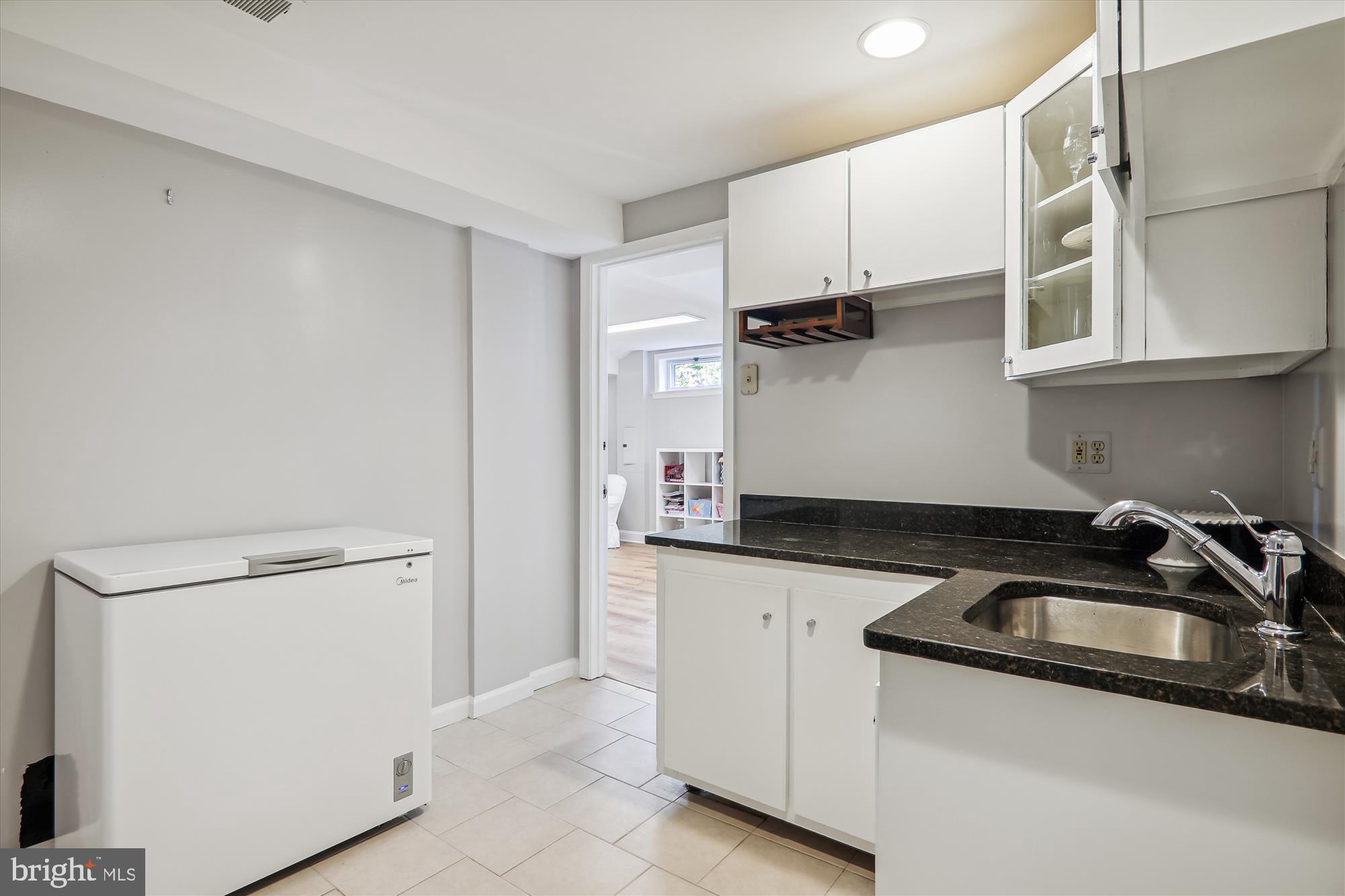 602 Stirling Road Silver Spring, MD 20901 - Photo 43 of 63 Kitchenette