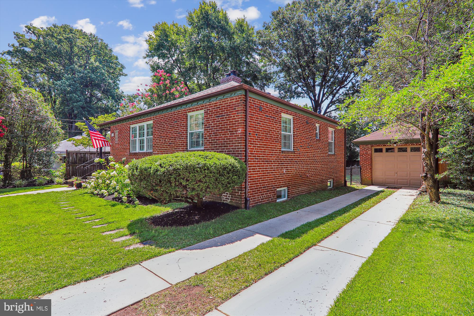 602 Stirling Road Silver Spring, MD 20901 - Photo 6 of 63 Driveway