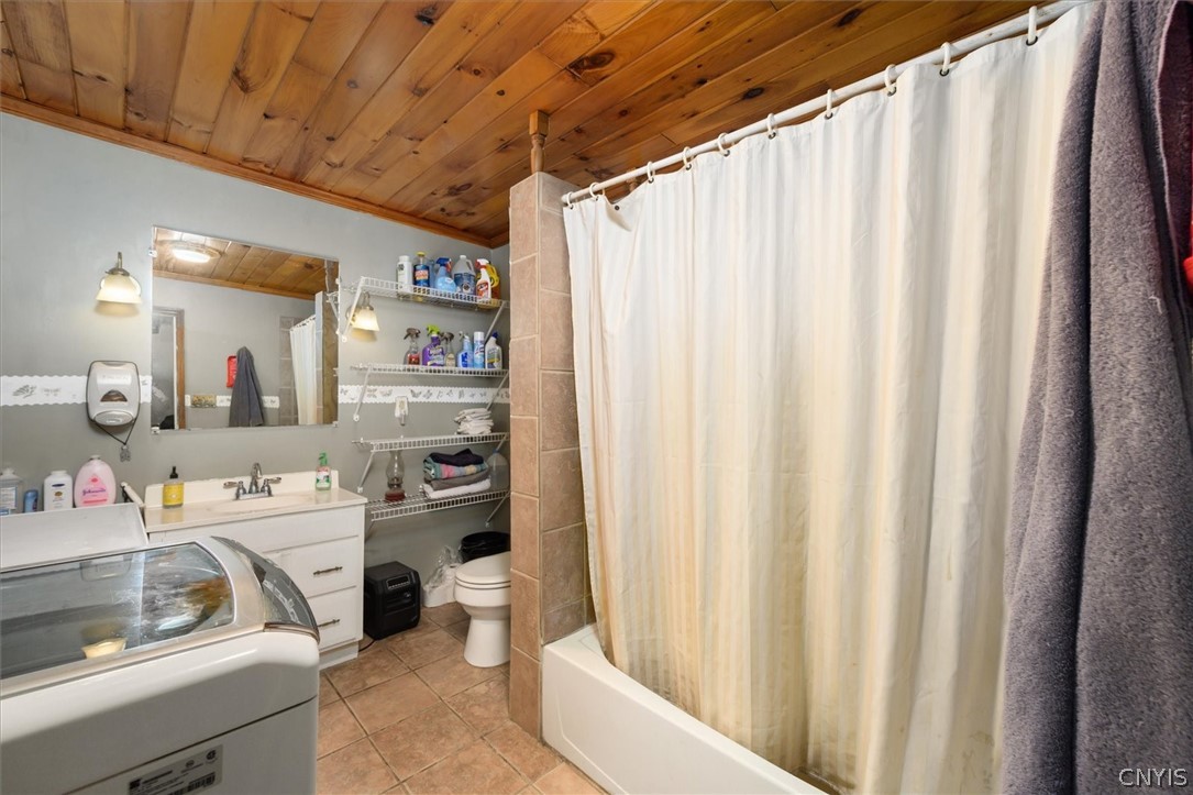 6126 Lowell Road Westmoreland, NY 13440 - Photo 17 of 45 Main home full bathroom