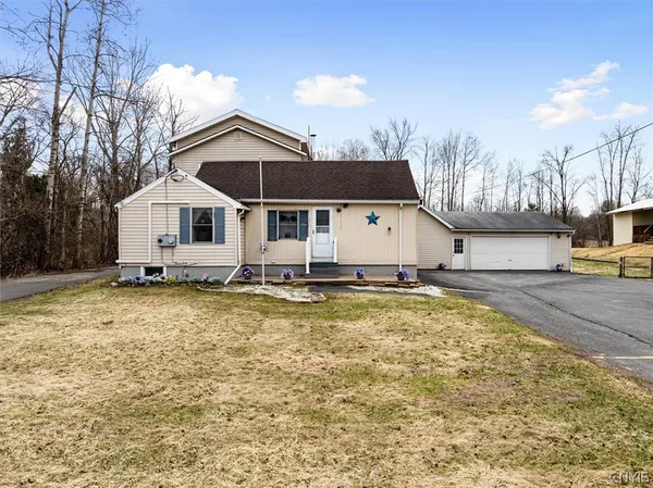 $399,900 | 6126 Lowell Road, Westmoreland, NY 13440