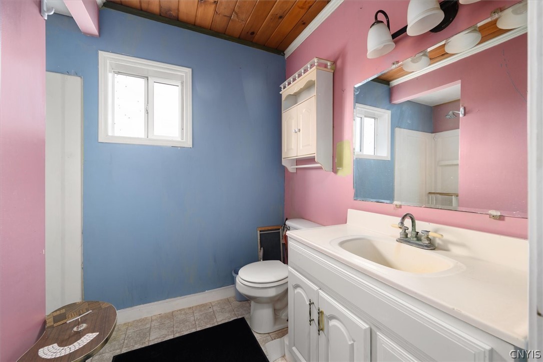 6126 Lowell Road Westmoreland, NY 13440 - Photo 23 of 45 Primary Bedroom bath