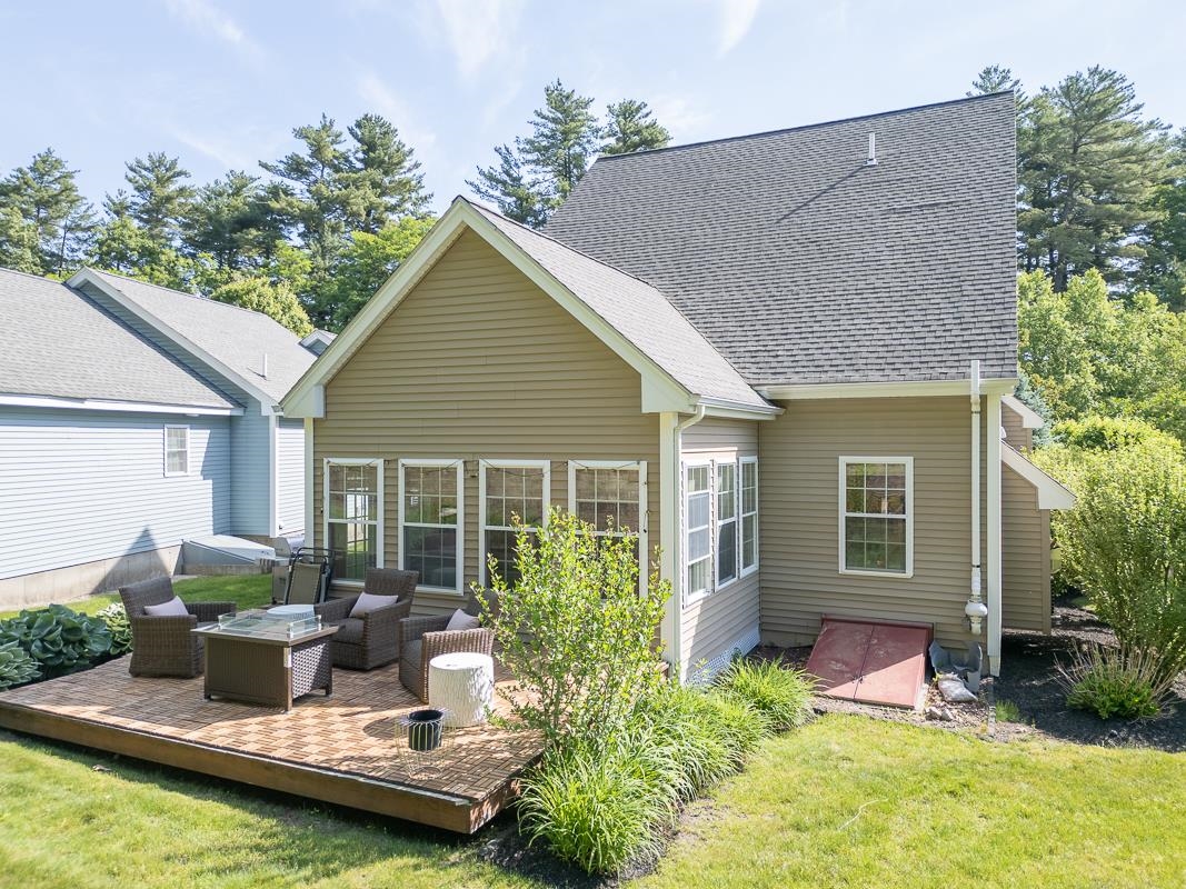 27 Hollow Ridge Drive, Unit 12 Nashua, NH 03062 - Photo 2 of 37
