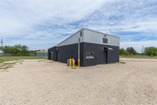 $2,750 | 381 North F M 707, Merkel, TX 79536