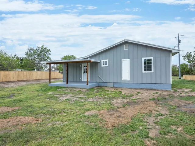 $225,000 | 107 East Riley Street, Bowie, TX 76230