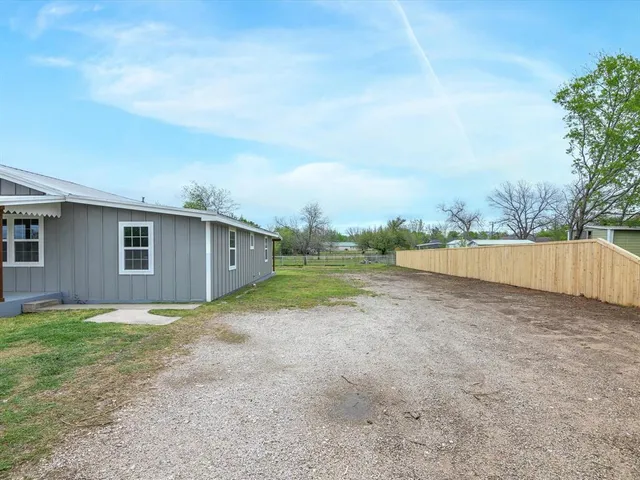 $225,000 | 107 East Riley Street, Bowie, TX 76230