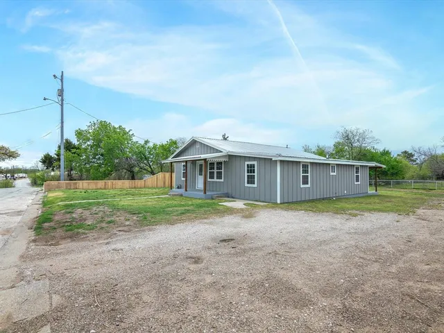 $225,000 | 107 East Riley Street, Bowie, TX 76230