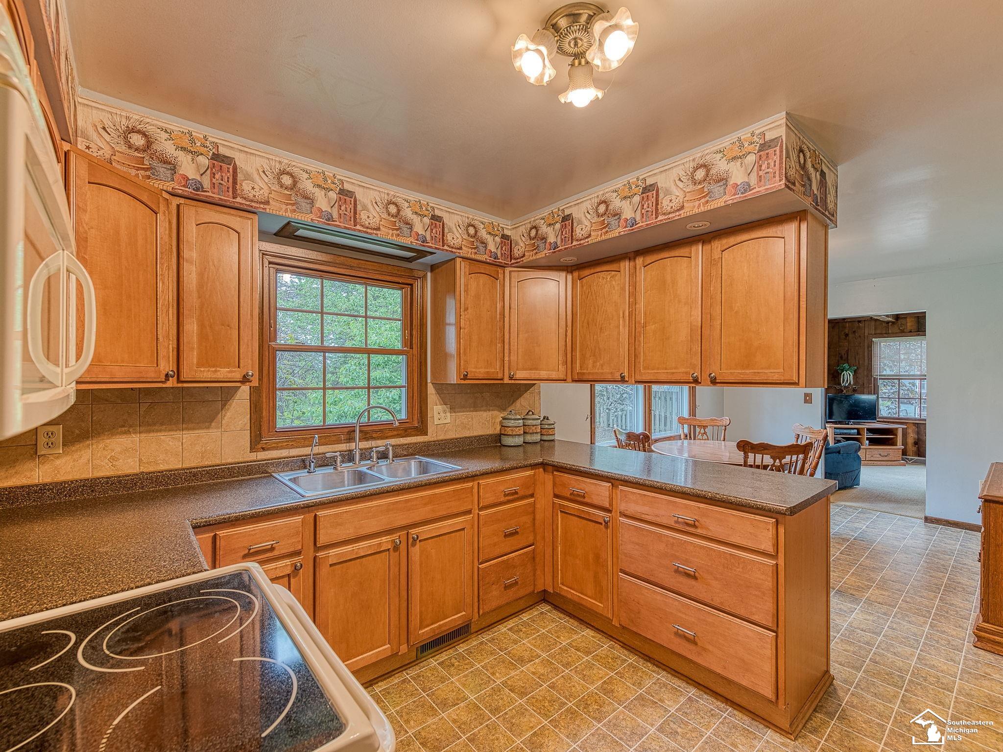 6236 West Dunbar Road Monroe, MI 48161 - Photo 4 of 36 50108826-3.JPG