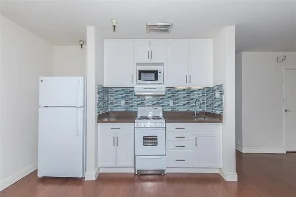 $1,849 | 1825 Mission Street, San Francisco, CA 94103