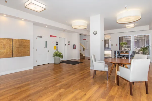 $1,849 | 1825 Mission Street, San Francisco, CA 94103