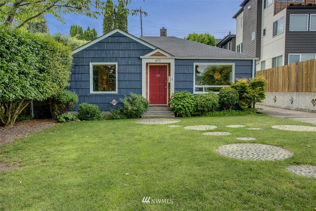 4111 37th Avenue Southwest Seattle, WA 98126 - Photo 1 of 19 Gallery Image 1