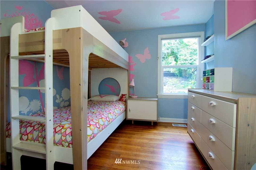 4111 37th Avenue Southwest Seattle, WA 98126 - Photo 11 of 19 Gallery Image 11