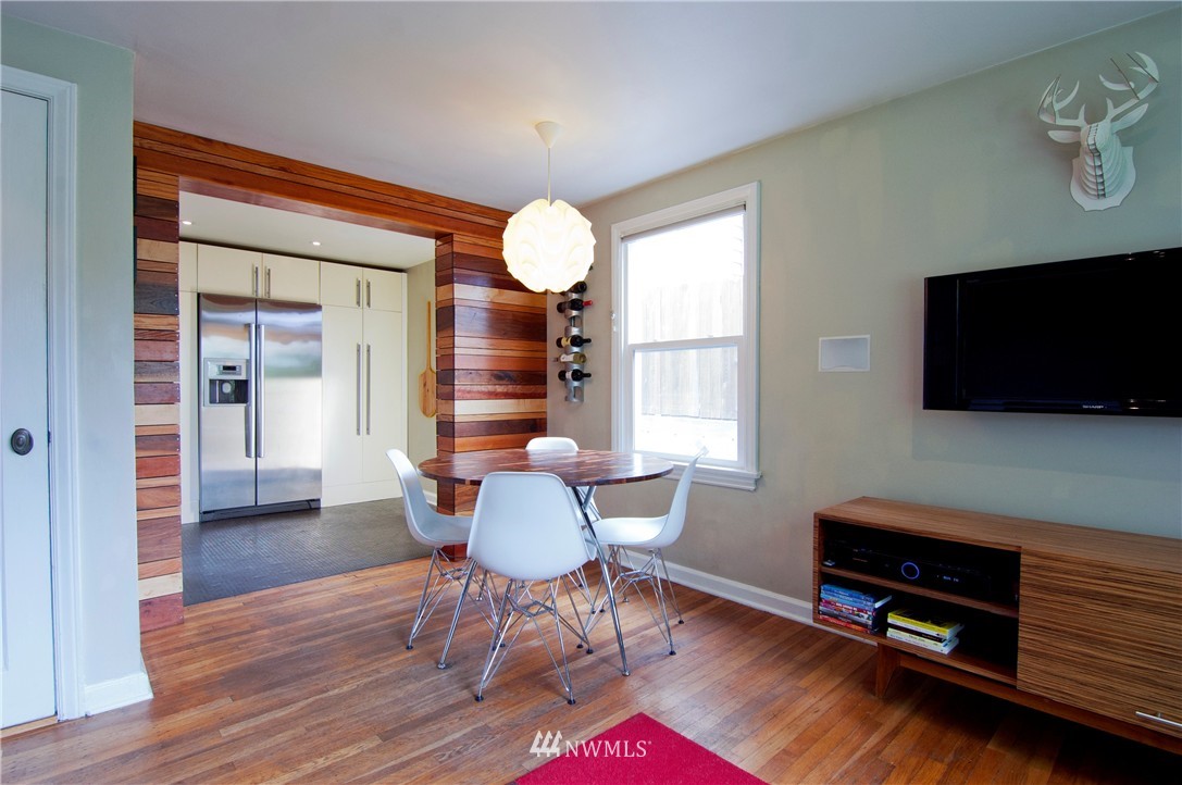 4111 37th Avenue Southwest Seattle, WA 98126 - Photo 4 of 19 Gallery Image 4