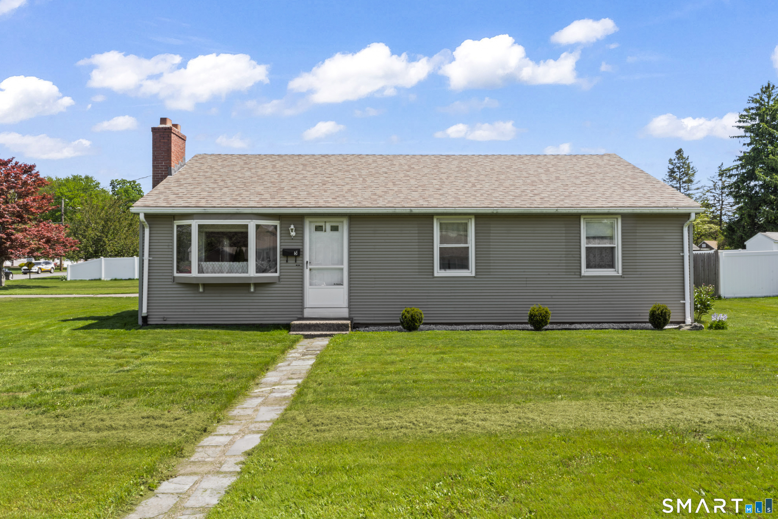 5 York Road Berlin, CT 06037 - Photo 2 of 37