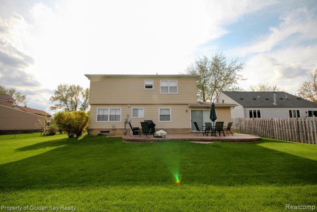24474 Kings Pointe Novi, MI 48375 - Photo 12 of 42 IMG_2718 (Custom).jpg