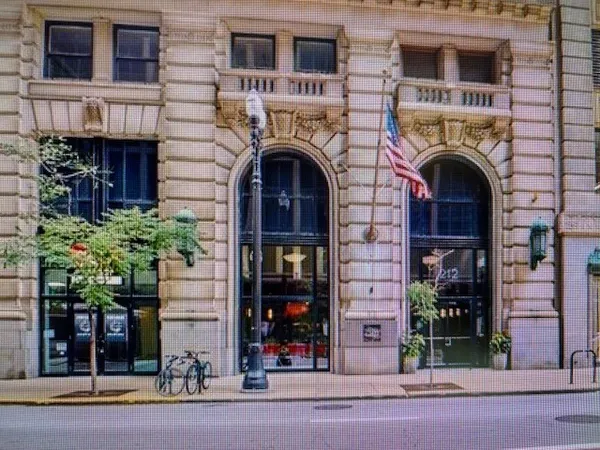 a large building with many windows