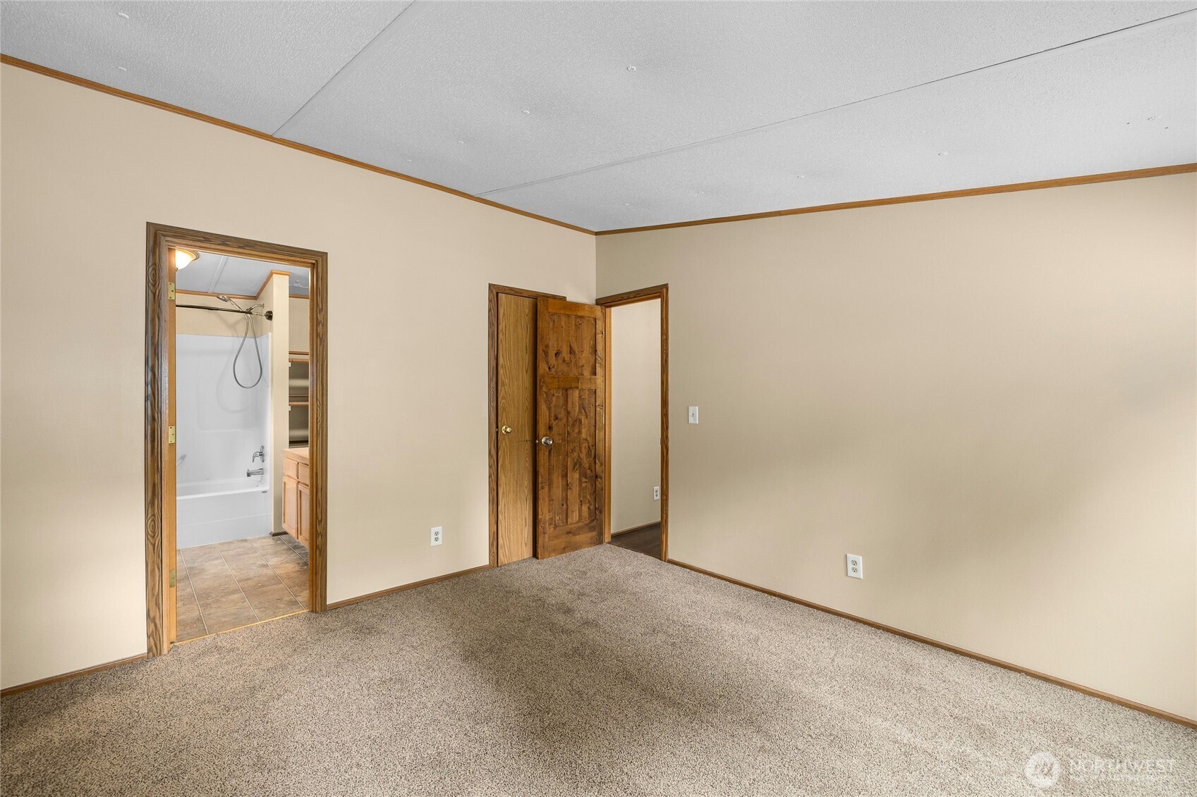 5443 Kinney Road Southwest Olympia, WA 98512 - Photo 15 of 35 Gallery Image 15