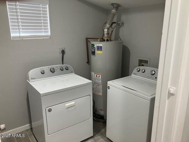 824 West Parkway Boulevard Tempe, AZ 85281 - Photo 8 of 28 a utility room with dryer and washer
