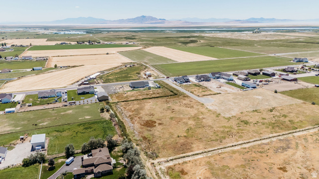 5752 West 2425th North, Unit 4 Hooper, UT 84315 - Photo 4 of 20