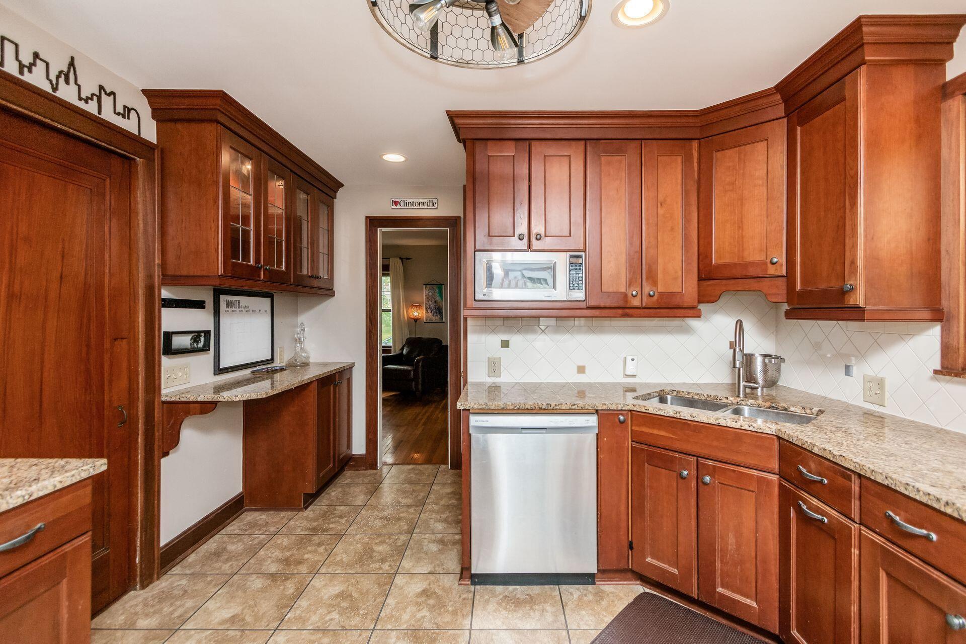 420 East Torrence Road Columbus, OH 43214 - Photo 13 of 38 050_8b9a-b30b60667ea6_E E-001