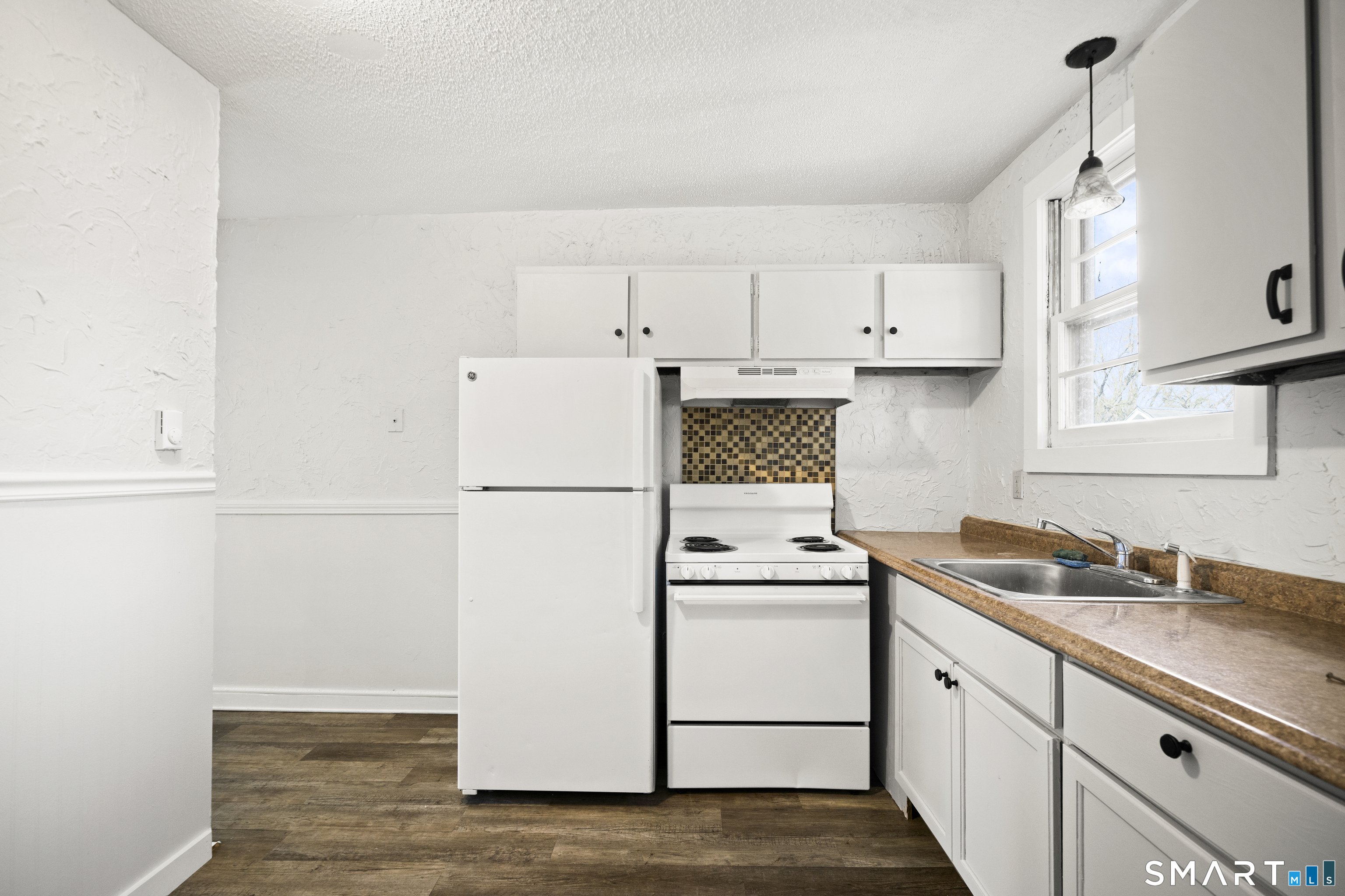 73 Main Street Somers, CT 06071 - Photo 9 of 20