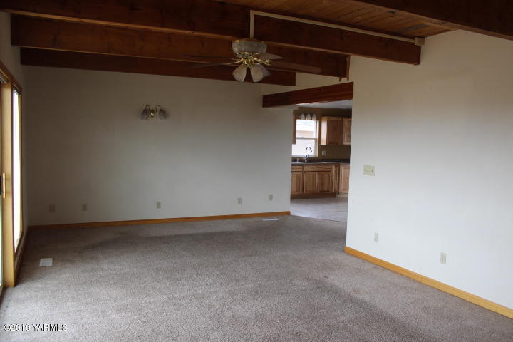 3903 Cheyne Road Zillah, WA 98953 - Photo 22 of 49 IMG_1045