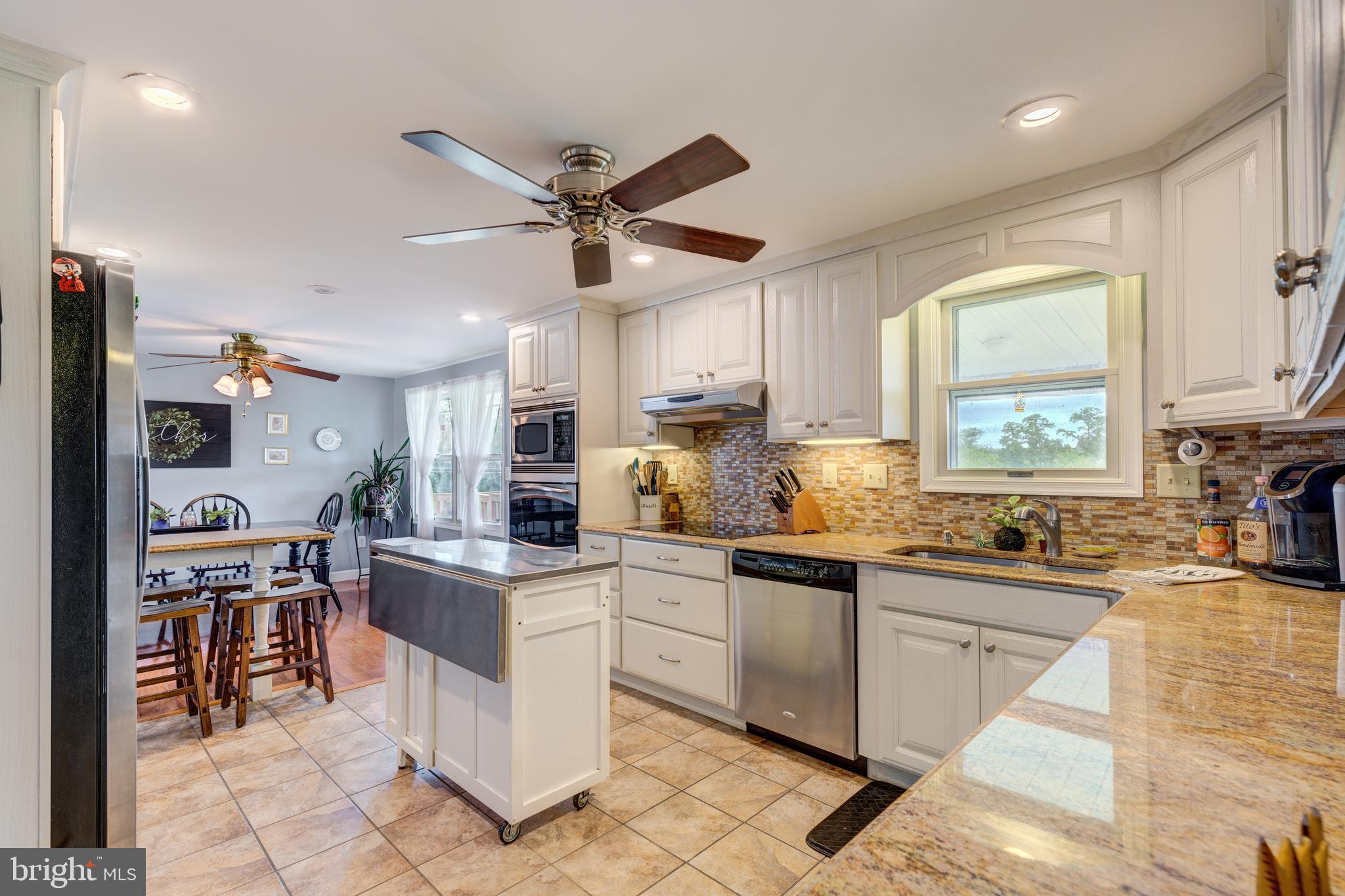 1436 Nicodemus Road New Windsor, MD 21776 - Photo 17 of 67 Back splash