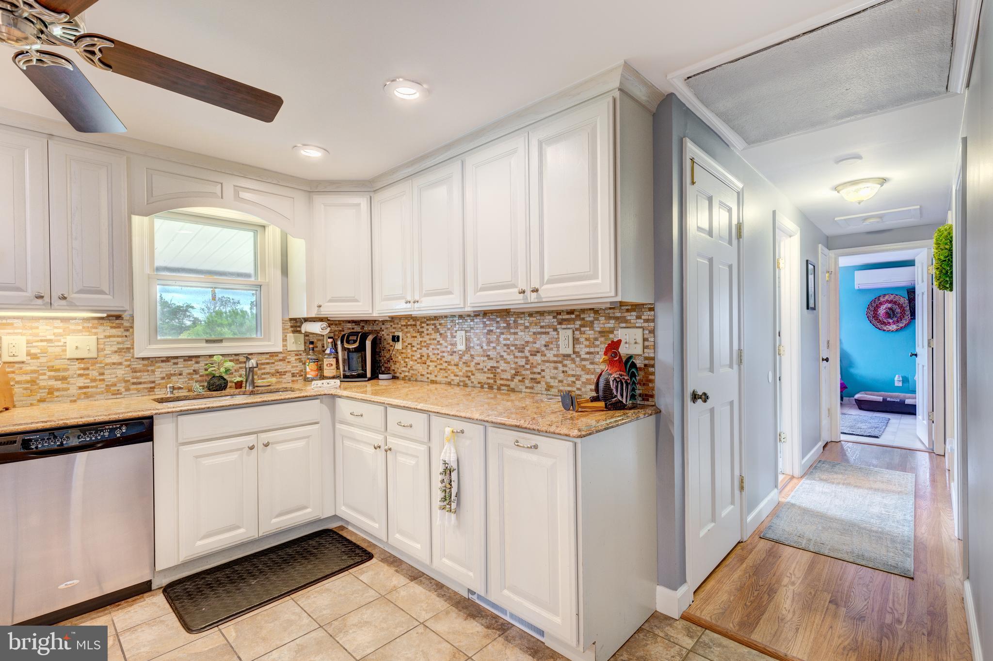 1436 Nicodemus Road New Windsor, MD 21776 - Photo 19 of 67 Granite counters