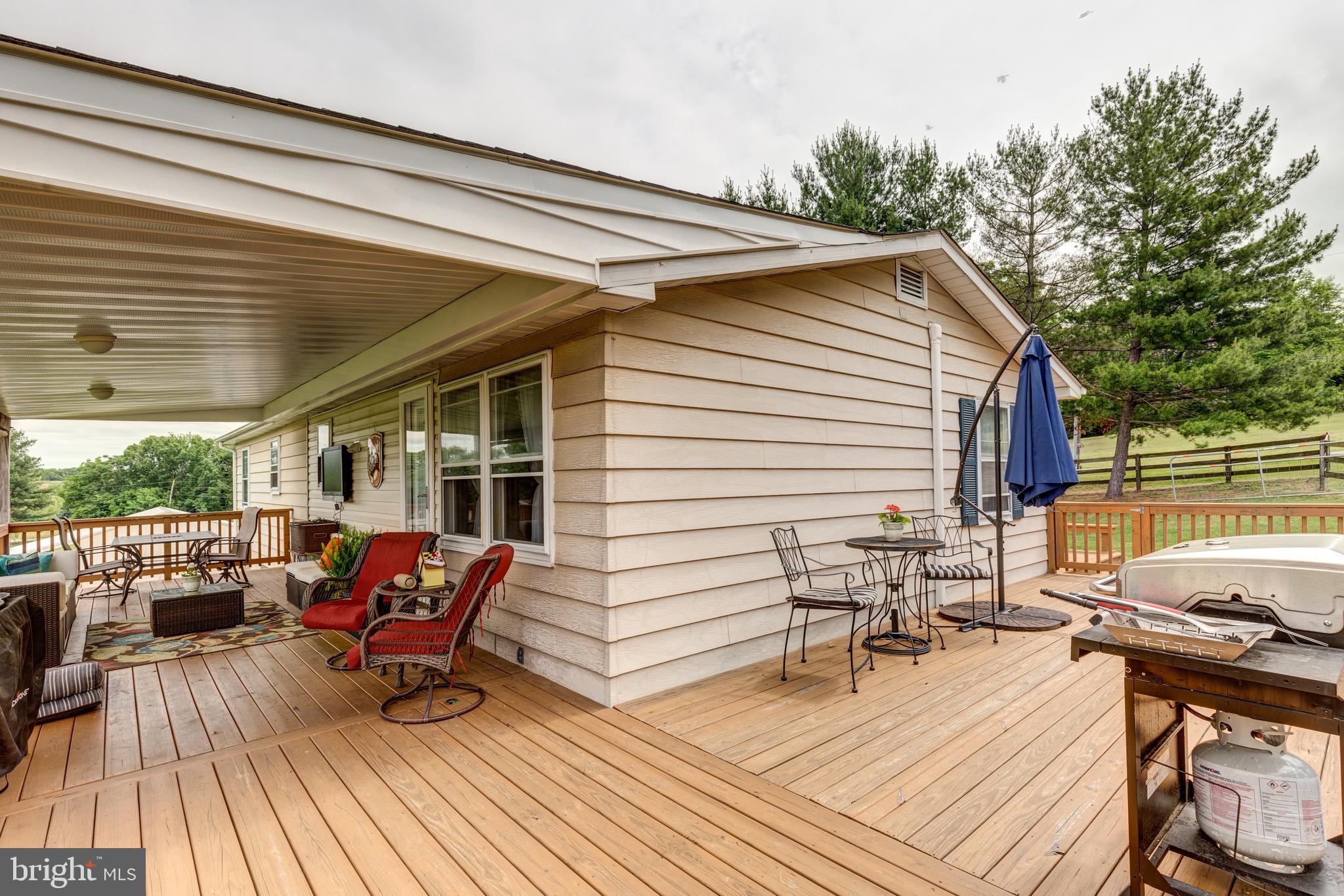1436 Nicodemus Road New Windsor, MD 21776 - Photo 39 of 67 Entertain here!