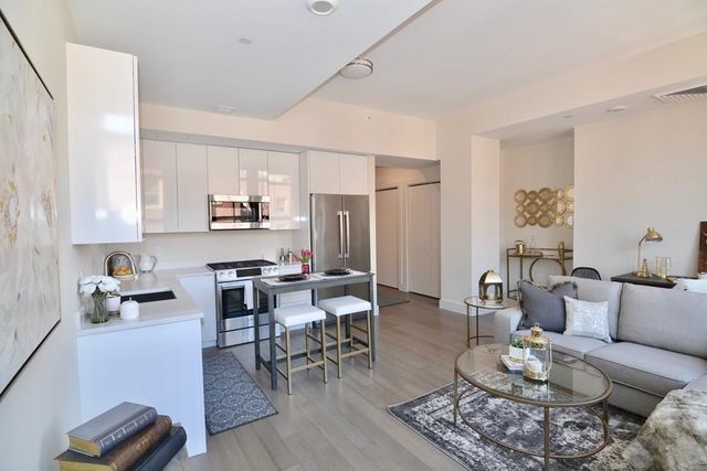 $735,000 | 121 Portland Street, Unit 509, Boston, MA 02114